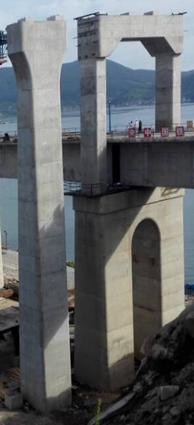 公铁两用门式桥墩现场施工图